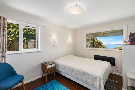 Photo of property in 37 Titiro Moana Road, Korokoro, Lower Hutt, 5012