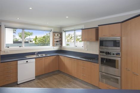 Photo of property in 69 Farquhars Road, Redwood, Christchurch, 8051