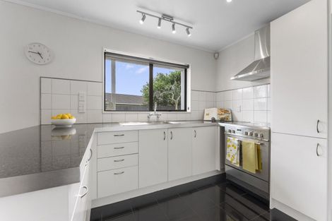 Photo of property in 23 Chadwick Place, Highbury, Palmerston North, 4412