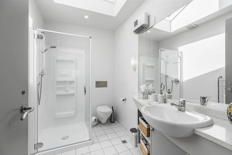 Photo of property in 2/363 Karaka Bay Road, Karaka Bays, Wellington, 6022