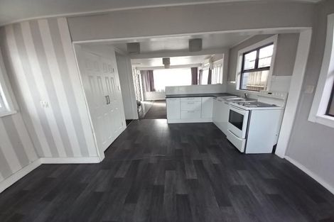 Photo of property in 69 Domett Street, Waitara, 4320