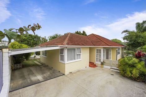 Photo of property in 22 Trinidad Road, Sunnynook, Auckland, 0620