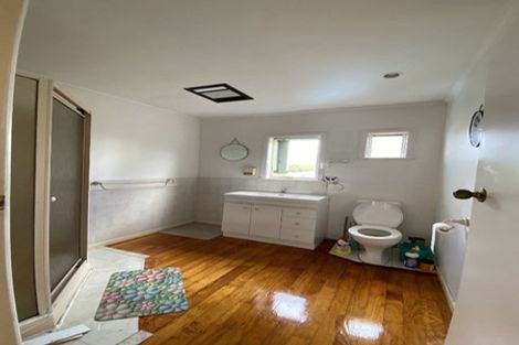 Photo of property in 840 East Coast Road, Oteha, Auckland, 0630