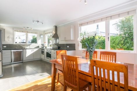 Photo of property in 11 Lipscombe Crescent, Havelock North, 4130