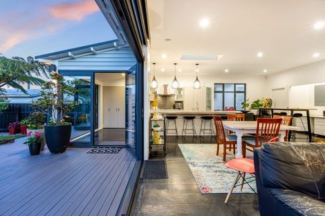 Photo of property in 15 North Street, Petone, Lower Hutt, 5012