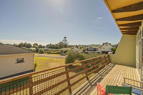 Photo of property in 50 Banks Street, Cooks Beach, Whitianga, 3591