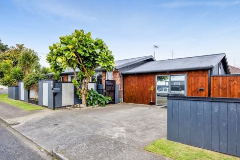 Photo of property in 1 Lynton Street, Upper Vogeltown, New Plymouth, 4310