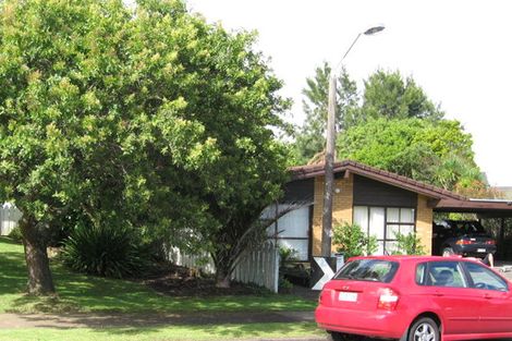Photo of property in 18 Cornelian Crescent, Half Moon Bay, Auckland, 2012