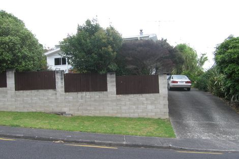 Photo of property in 22 Segedin Place, Glenfield, Auckland, 0629