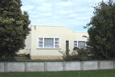 Photo of property in 2 Ruapehu Street, Castlecliff, Whanganui, 4501
