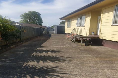 Photo of property in 190 Universal Drive, Henderson, Auckland, 0610