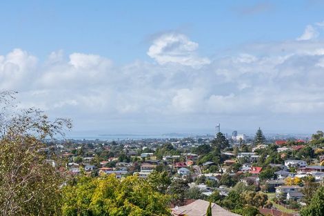 Photo of property in 13 Tableau Place, Totara Vale, Auckland, 0629