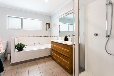 Photo of property in 17 Kunzea Place, Greenhithe, Auckland, 0632