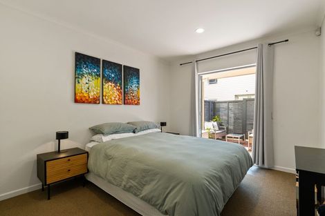 Photo of property in 2/15 Roxburgh Street, Mount Victoria, Wellington, 6011