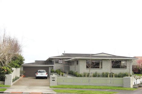 Photo of property in 14 Tamati Place, Merrilands, New Plymouth, 4312