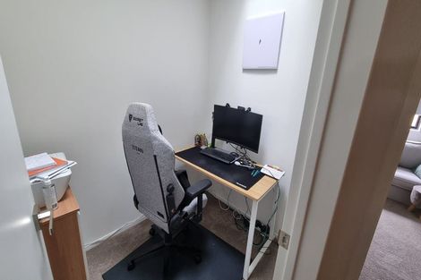 Photo of property in 35 Morihana Close, Glen Eden, 0602