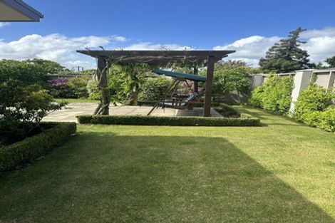 Photo of property in 6 Federer Lane, Bishopdale, Christchurch, 8053