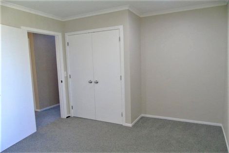 Photo of property in 52 Dress Circle, Newlands, Wellington, 6037