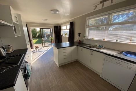 Photo of property in 43 Percival Road, Paraparaumu Beach, Paraparaumu, 5032
