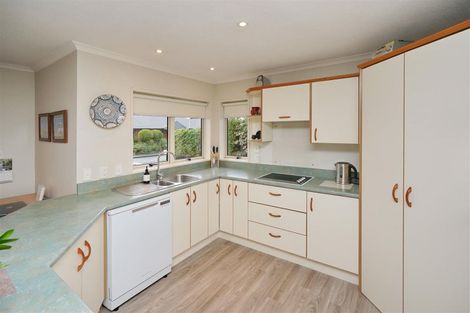 Photo of property in 3 Oaktree Lane, Bishopdale, Christchurch, 8053