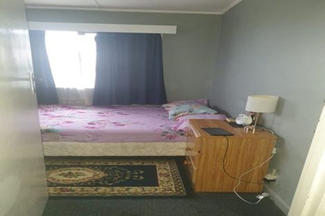 Photo of property in 2/25 York Road, Papatoetoe, Auckland, 2104