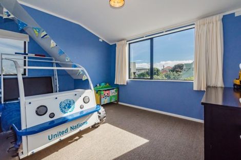 Photo of property in 147 Field Way, Waikanae Beach, Waikanae, 5036