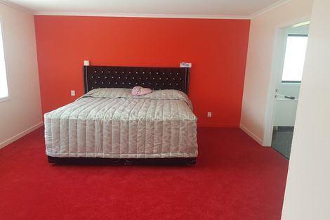 Photo of property in 5 Cyprus Place, Fitzherbert, Palmerston North, 4410