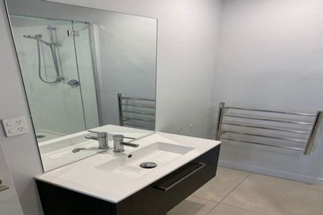 Photo of property in Frank Sargeson Apts, 5/74g Anzac Street, Takapuna, Auckland, 0622