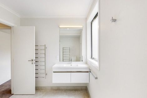 Photo of property in 13 Jacobsen Lane, Ngaio, Wellington, 6035