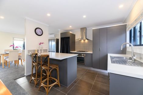 Photo of property in 88 Fields Parade, Oteha, Auckland, 0632