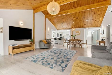 Photo of property in 17 Onepu Lane, Manly, Whangaparaoa, 0930