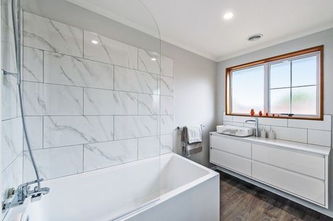 Photo of property in 3 Oldham Place, Darfield, 7510