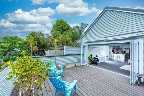 Photo of property in 123a Hobsonville Road, West Harbour, Auckland, 0618