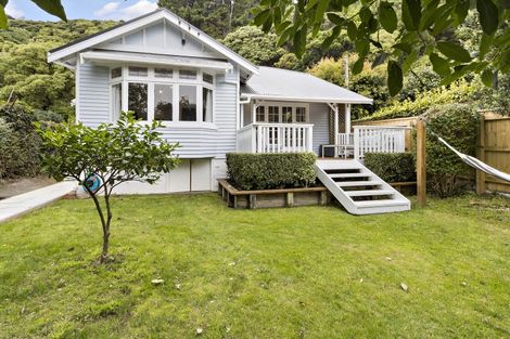 Photo of property in 265 Muritai Road, Eastbourne, Lower Hutt, 5013