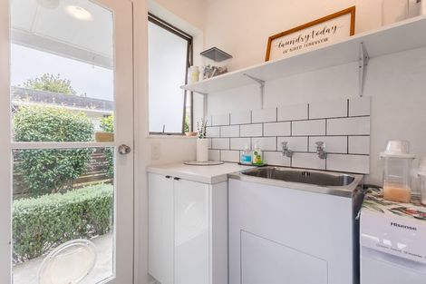 Photo of property in 34a Rewarewa Crescent, Waikanae, 5036