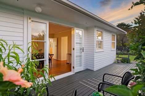 Photo of property in 2/25 Margaret Place, Milford, Auckland, 0620