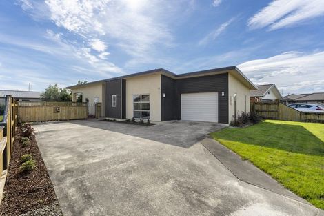 Photo of property in 19 Walnut Grove, Kelvin Grove, Palmerston North, 4414