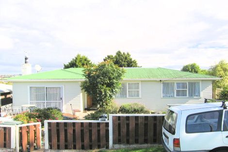 Photo of property in 980 East Coast Road, Northcross, Auckland, 0632