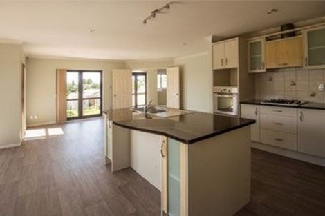 Photo of property in 6 Cinnabar Place, Westgate, Auckland, 0614