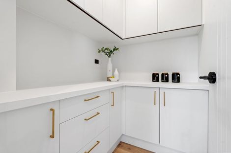 Photo of property in 36 Skulander Crescent, Orewa, 0931