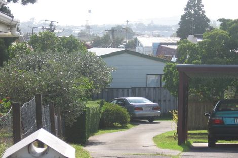 Photo of property in 2/33 Reid Road, New Lynn, Auckland, 0600