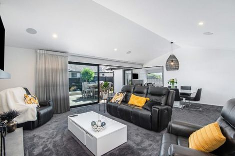 Photo of property in 87 Wingatui Road, Mosgiel, 9024