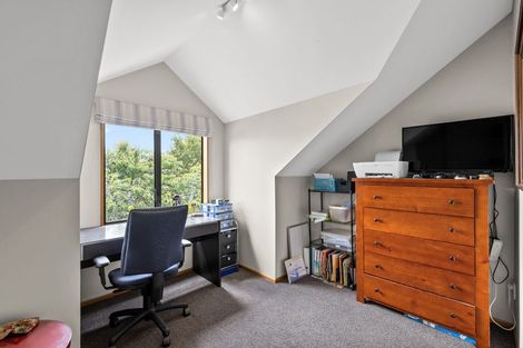 Photo of property in 18 Vanderbilt Place, Halswell, Christchurch, 8025