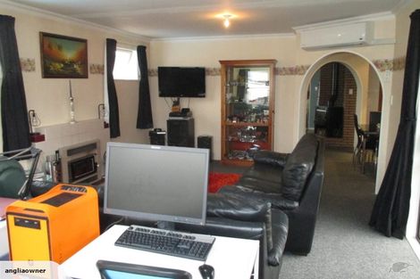 Photo of property in 5 Diamond Street, Carterton, 5713