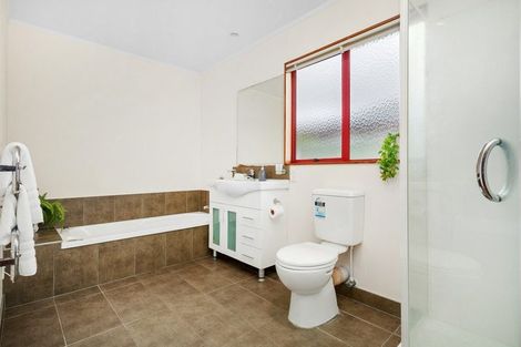 Photo of property in 58 Cypress Drive, Maungaraki, Lower Hutt, 5010