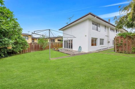 Photo of property in 20 Gulf Crest, Bucklands Beach, Auckland, 2012
