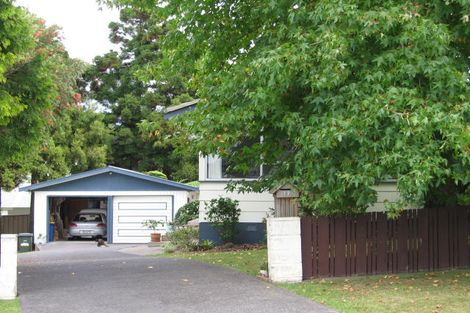 Photo of property in 17 Prior Place, Glendene, Auckland, 0602