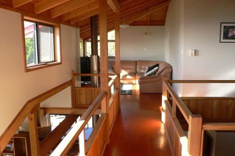 Photo of property in 18 Rayner Road, Piha, New Lynn, 0772