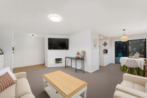 Photo of property in 9 West Harbour Drive, West Harbour, Auckland, 0618