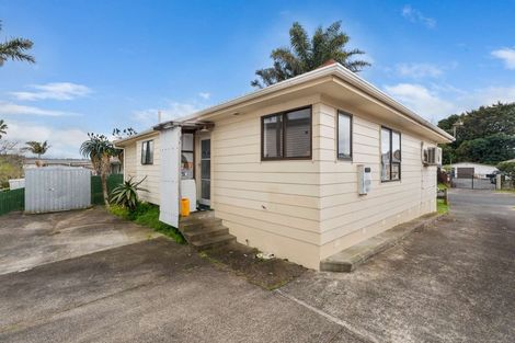 Photo of property in 15 Edwin Freeman Place, Ranui, Auckland, 0612